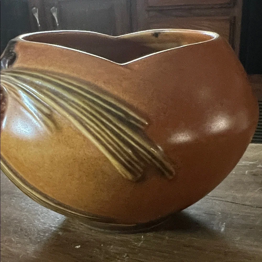 Antique/Vintage Roseville Pottery Artisan Ceramic Vase with Pinecone Relief - Picture 5 of 7